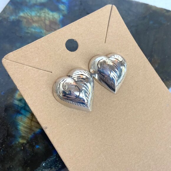 VTG Sterling Silver 925 Etched Hollow Puffy Heart Stud Earrings Heart Jewelry - Picture 3 of 16